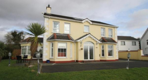 Luxury 4 Bedroom Holiday Home Fahan